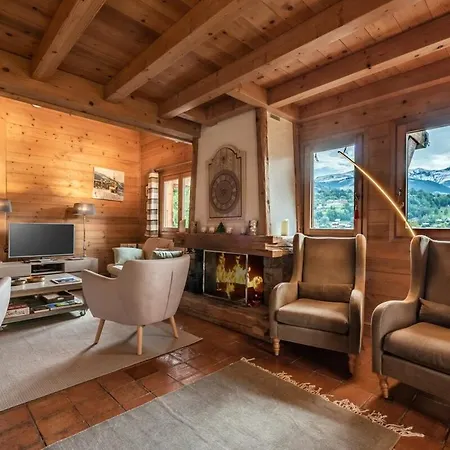 5 Minutes Walk From The Center Of Chalet *