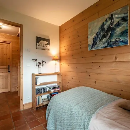5 Minutes Walk From The Center Of Chalet