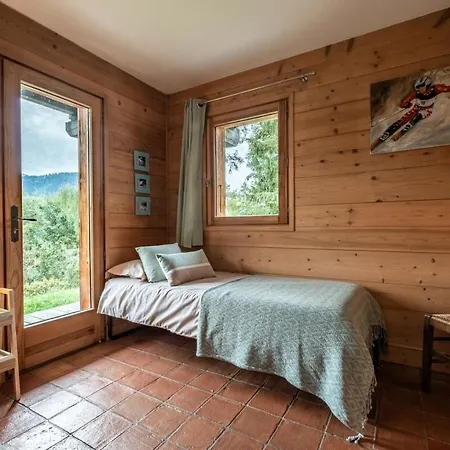 5 Minutes Walk From The Center Of Chalet