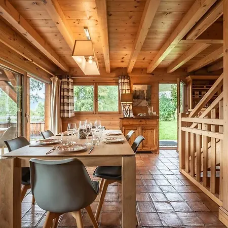 5 Minutes Walk From The Center Of Chalet *
